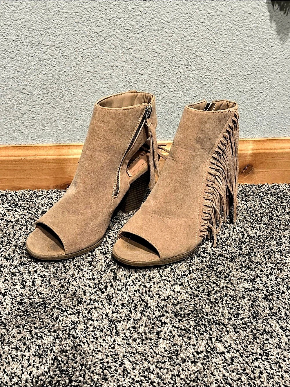 Lauryn Peep Toe Fringe Heels in Brown US 7M